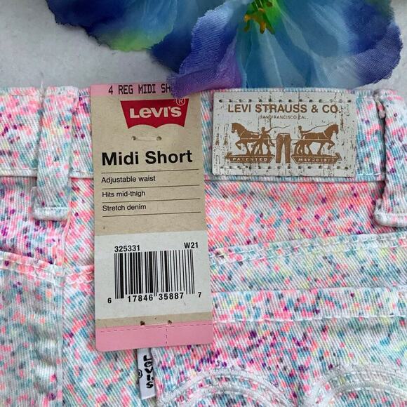 Levi's NWT Cuffed Midi Denim Shorts Girls Various - Picture 5 of 8